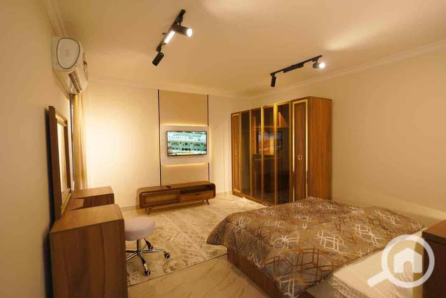 11 b4466ac3-2c86-41f1-bc55-4cc65ff9e8af. jpg