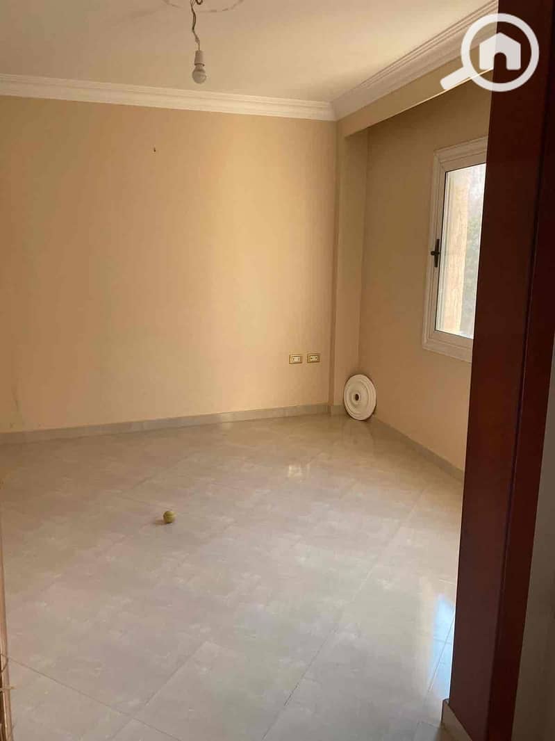 9 95681ce0-cc82-425d-957c-3a8167a3e486. jpg