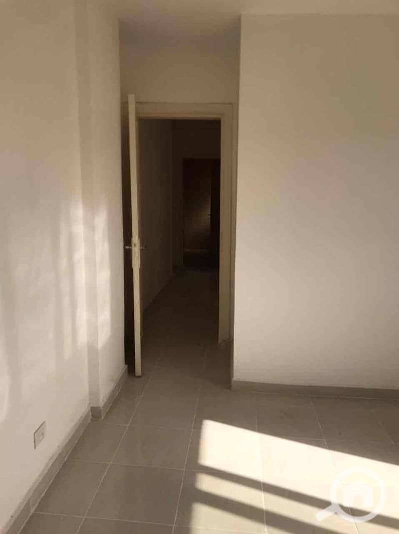 5 b3619e83-1135-482d-8ad1-80769e854b31. jpg