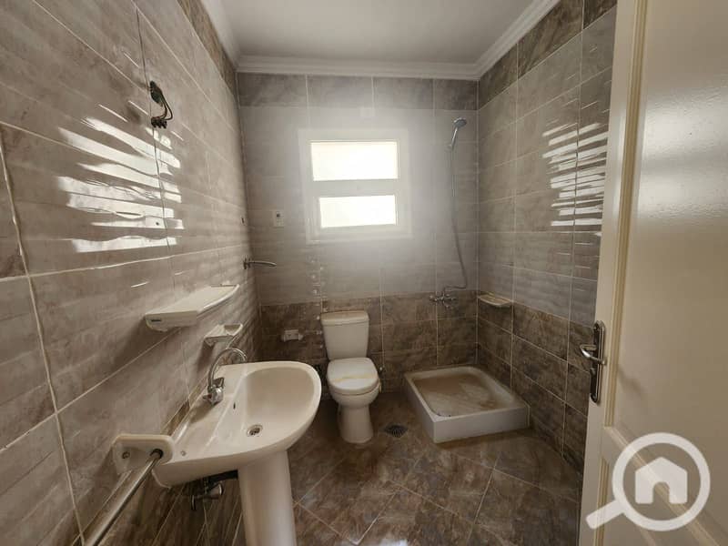 9 b220a439-0df8-420c-8783-7f30edd36532. jpg