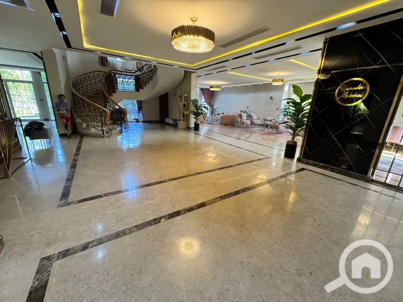 23 034f8ee1-072b-470e-a1e8-071889e53ef0. jpeg