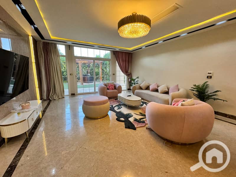 38 253cb004-0ad3-4ca2-a866-0f85a78ecc4d. jpeg