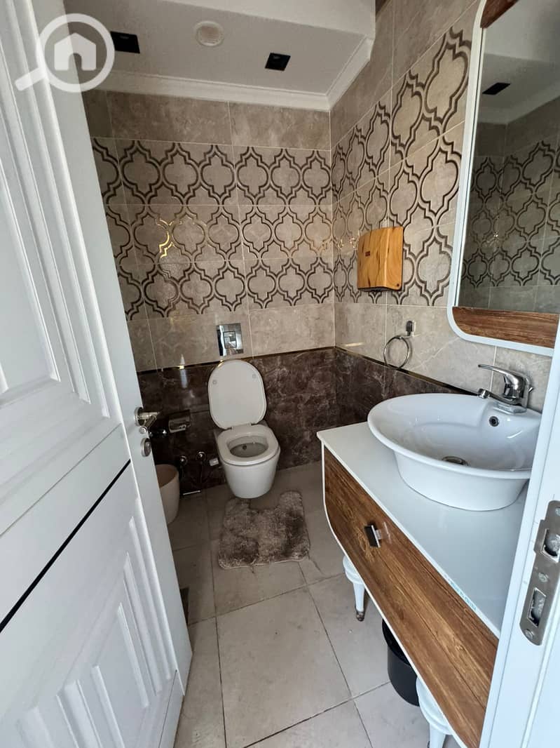 71 d5797caa-4e0c-4409-aeaa-c6be4684bb0c. jpeg