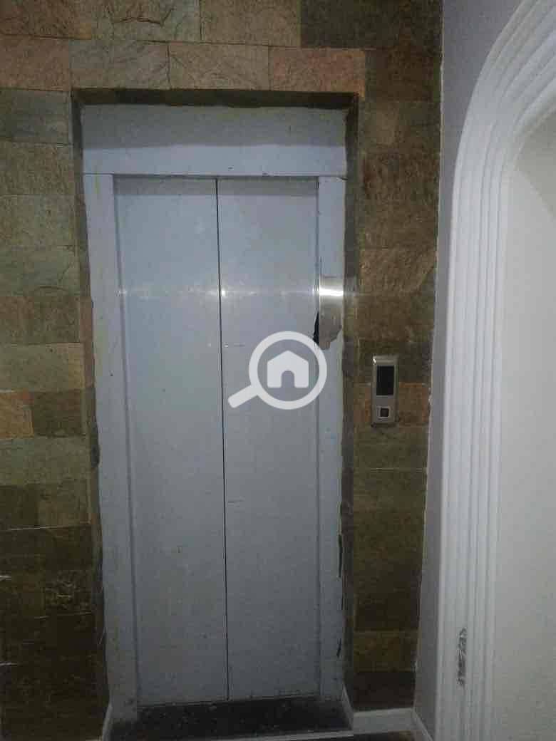 11 d915d0ee-9b53-4d2b-b8a3-d6ba6841d5a7. jpg