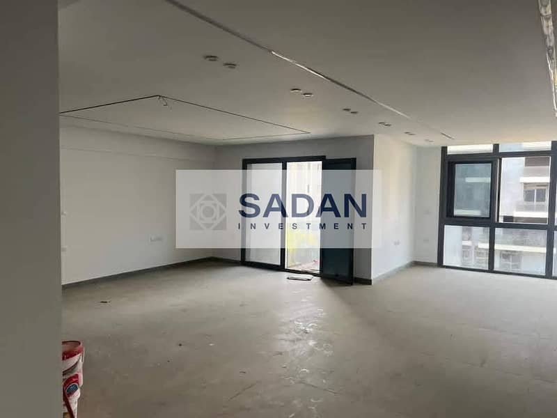 3 a37793a5-c93a-4e95-a5ff-60f047a19202. jpeg