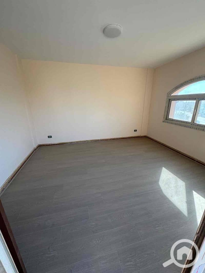 9 076d98ec-354c-4cb4-8119-d8c13e7ad147. jpg