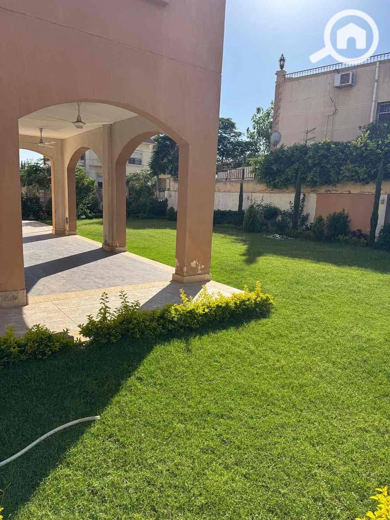 10 99299de0-9ef7-49e9-81d7-cef4479c539f. jpg