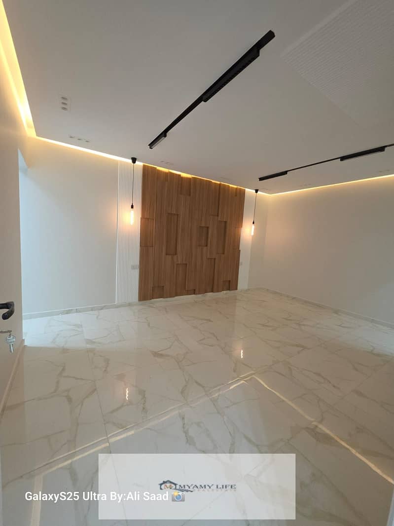 22 WhatsApp Image 2025-12-20 at 10.42. 27 PM. jpeg