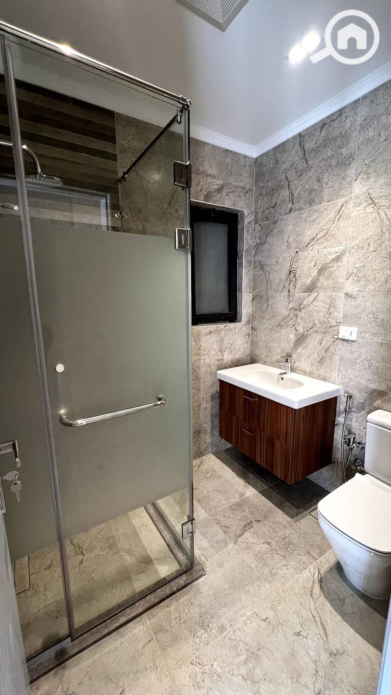 8 513043317_122221158788084594_276811112931141011_n. jpg