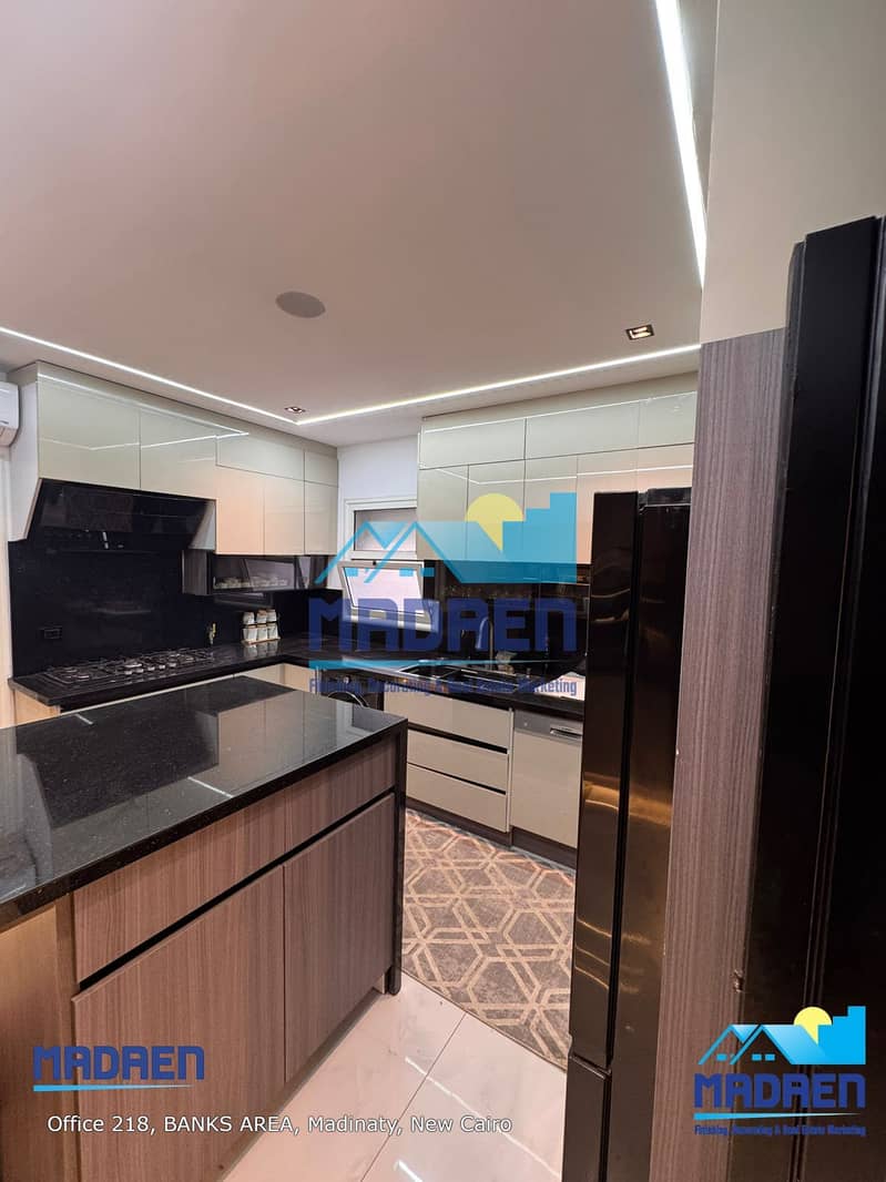 8 72c0196e-a10d-45e8-b2aa-bd72481e8c5a. jpeg