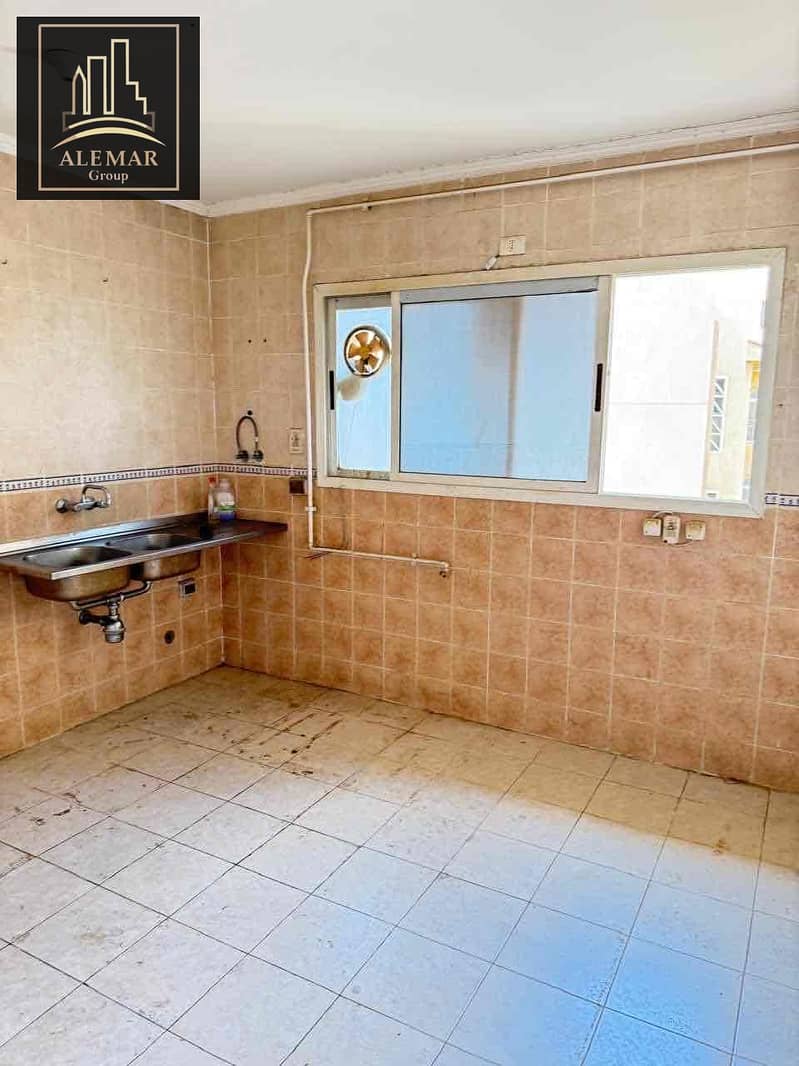 8 ec51bfd9-1786-483a-a533-7d39c3642861. jpg