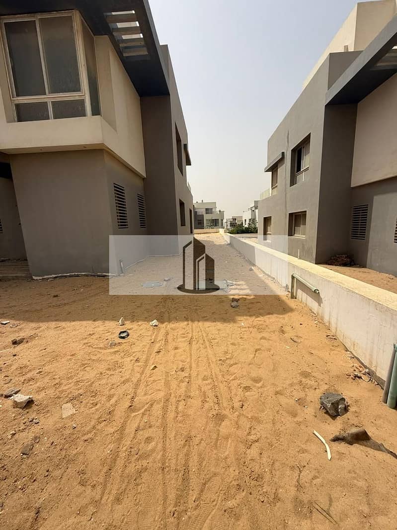 4 WhatsApp Image 2025-12-18 at 02.49. 22 (1). jpeg