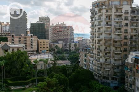 فلیٹ 3 غرف نوم للايجار في سابا باشا، الإسكندرية - 1. jpg