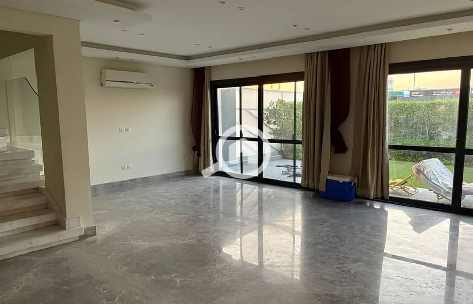 3 7470113-f0e1eo_1400x900. jpg