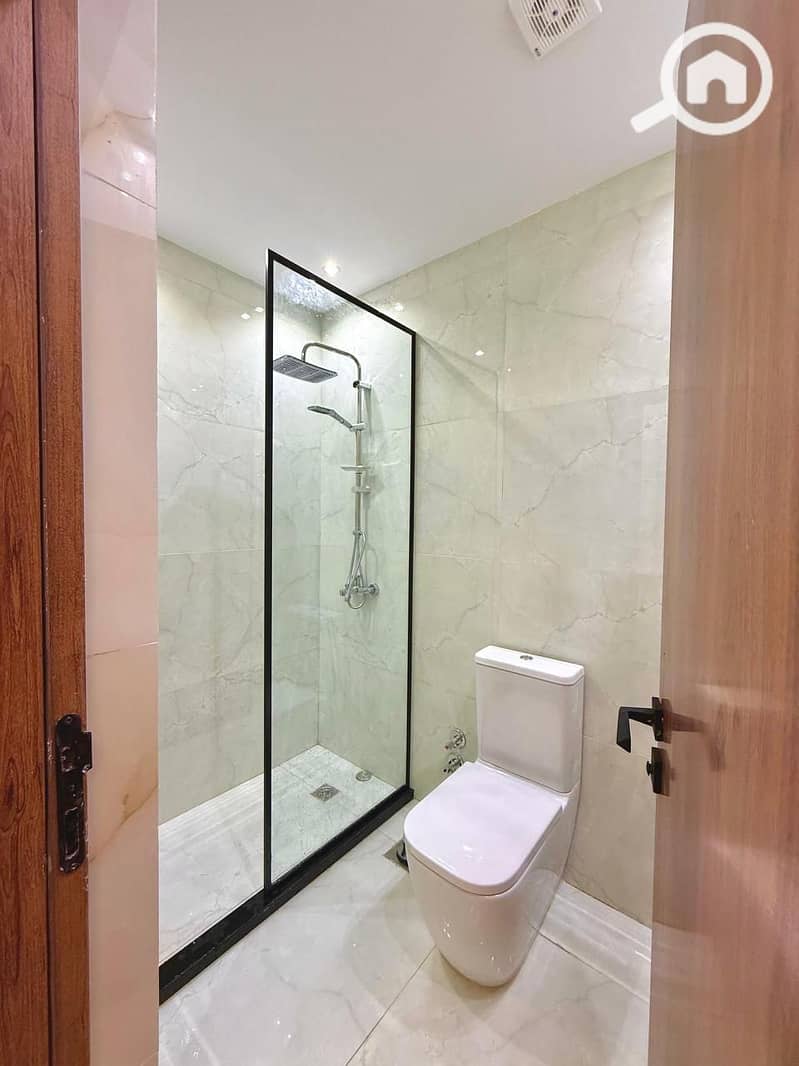 9 e8f4730e-fbd4-4c56-a716-88afcb301ec4. png