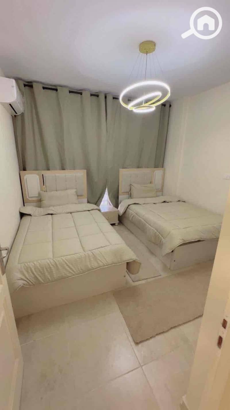 4 9a15f384-bf03-4972-90b8-26d2b0645c77. jpg