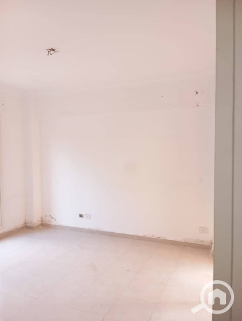 4 37fd5a7a-b241-4366-83ec-f01a70e37745. jpg