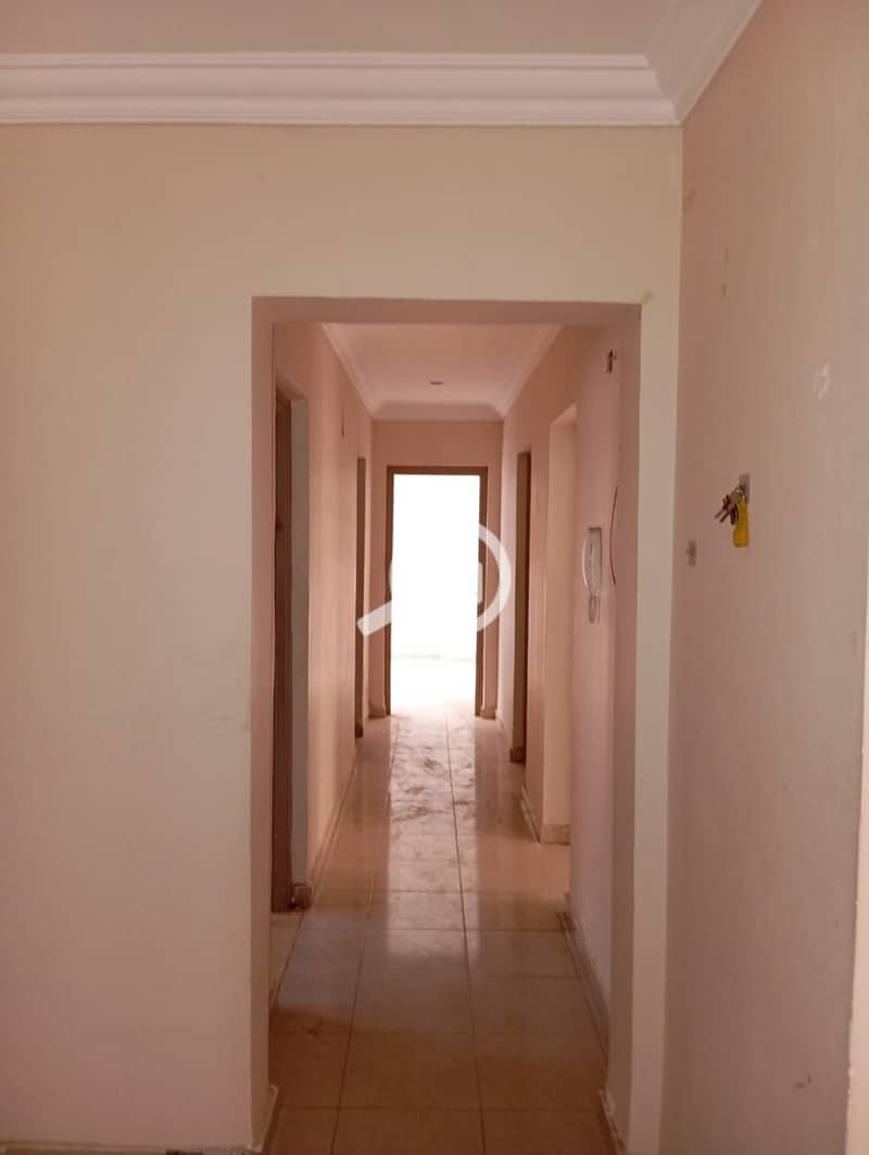 10 db9d060a-fbef-46ea-b7d6-29ddb14f2eb7. jpg