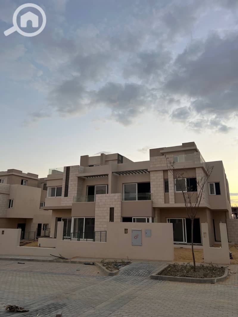 6 TAWNY Live Photos 1_page-0005. jpg