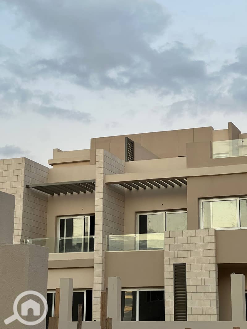 7 TAWNY Live Photos 1_page-0007. jpg