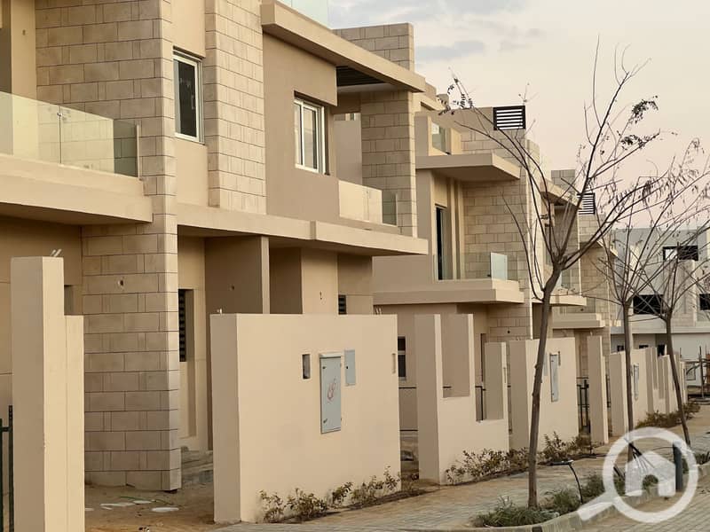 8 TAWNY Live Photos 1_page-0008. jpg