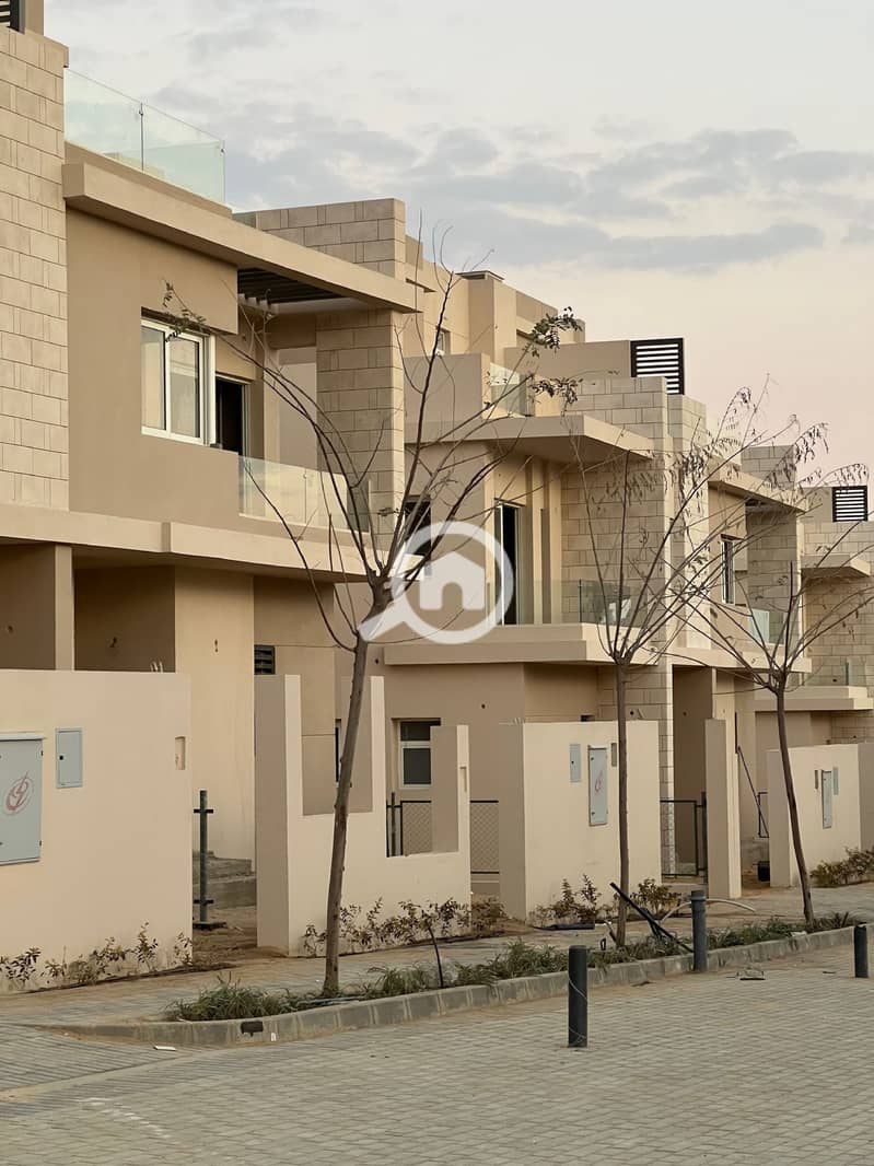 9 TAWNY Live Photos 1_page-0009. jpg