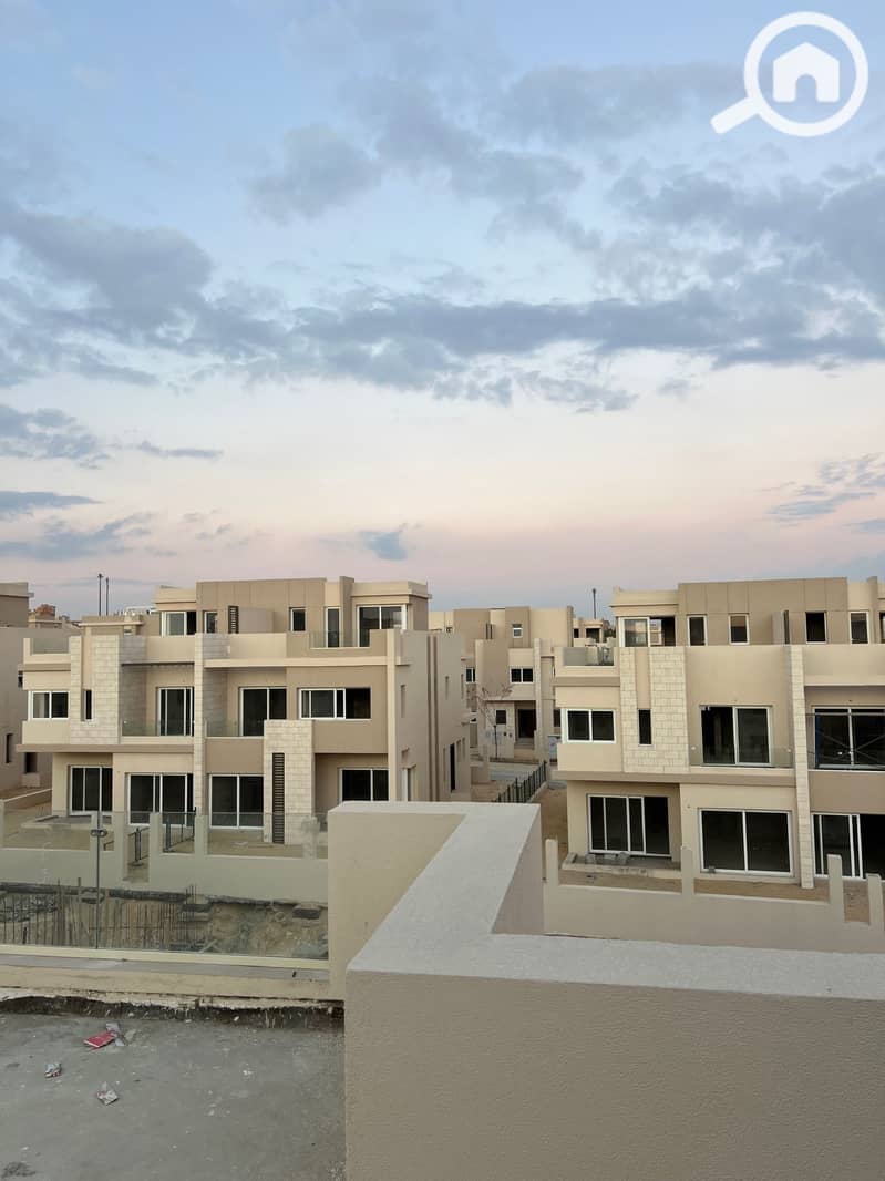 10 TAWNY Live Photos 1_page-0010. jpg