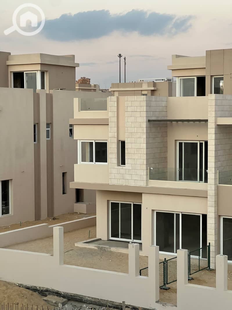 11 TAWNY Live Photos 1_page-0012. jpg