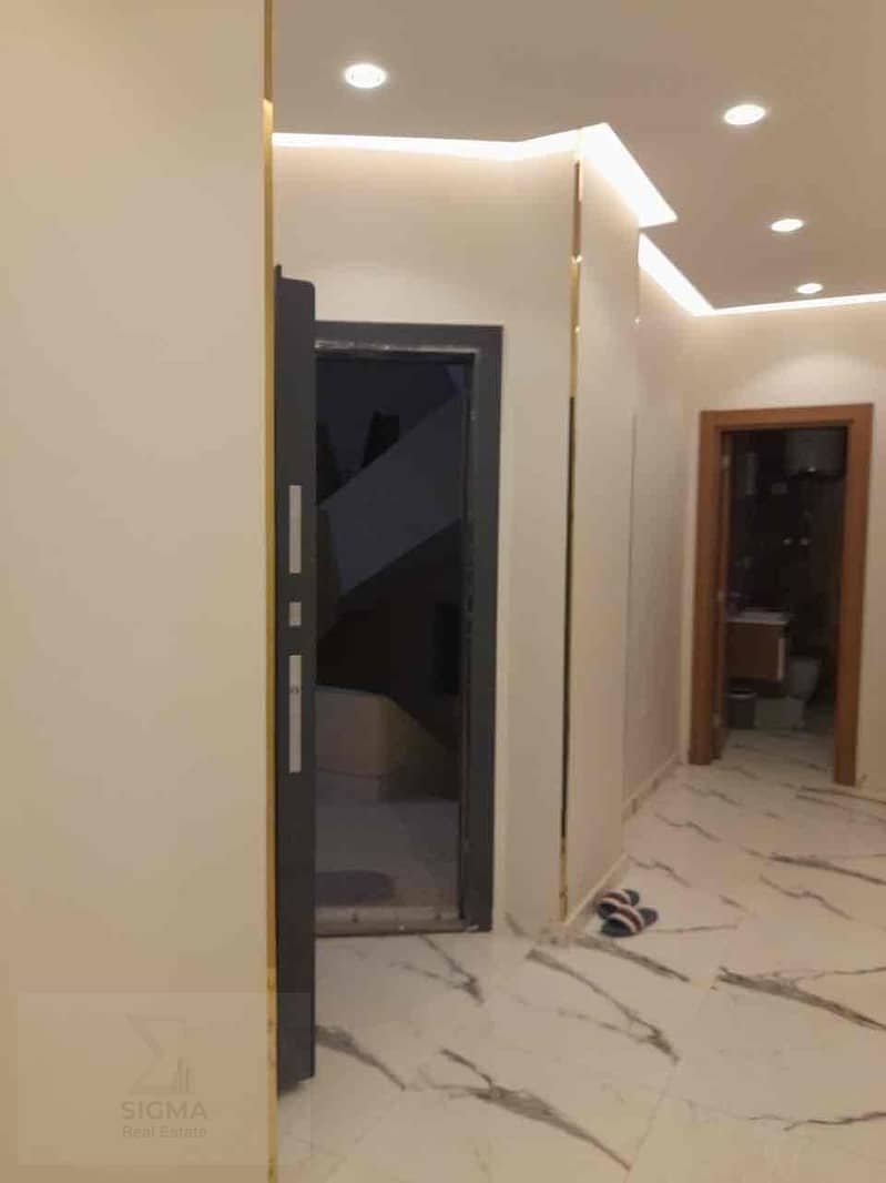 8 0b5e9033-d327-487b-b982-cee13a434c34. jpg