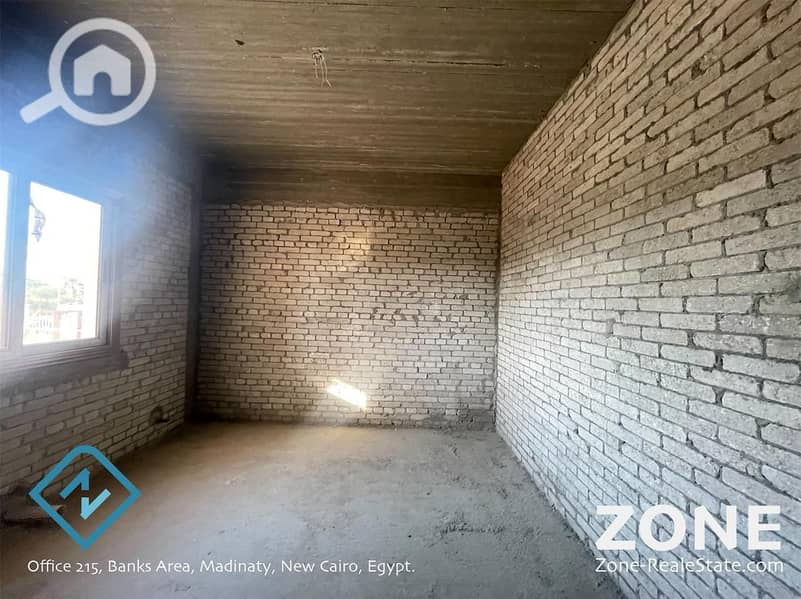 4 8a1ddc62-5ac5-4782-a10f-18e52e7bc12e. jpg