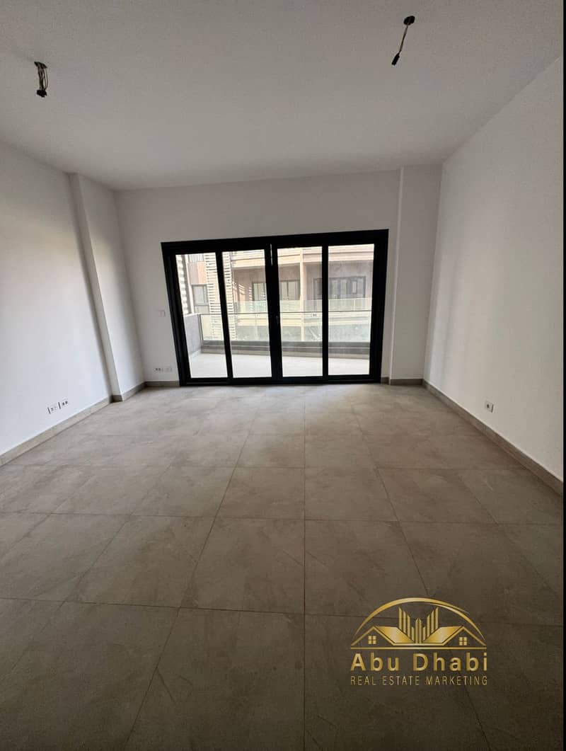 4 d439c258-6b31-4b7f-b47c-608a01a17037. jpg