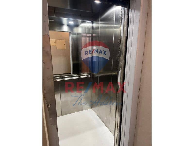 12 674e56fe-5194-4f07-b5ad-5c439a7ed337. jpg