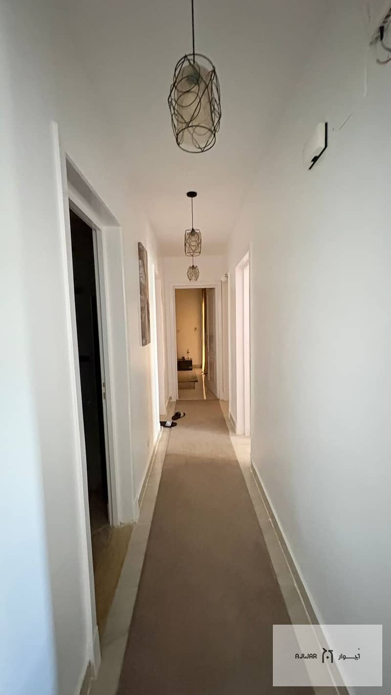 5 ee6f8486-d33e-4bc0-9c75-f756f5f7d1d4. jpg