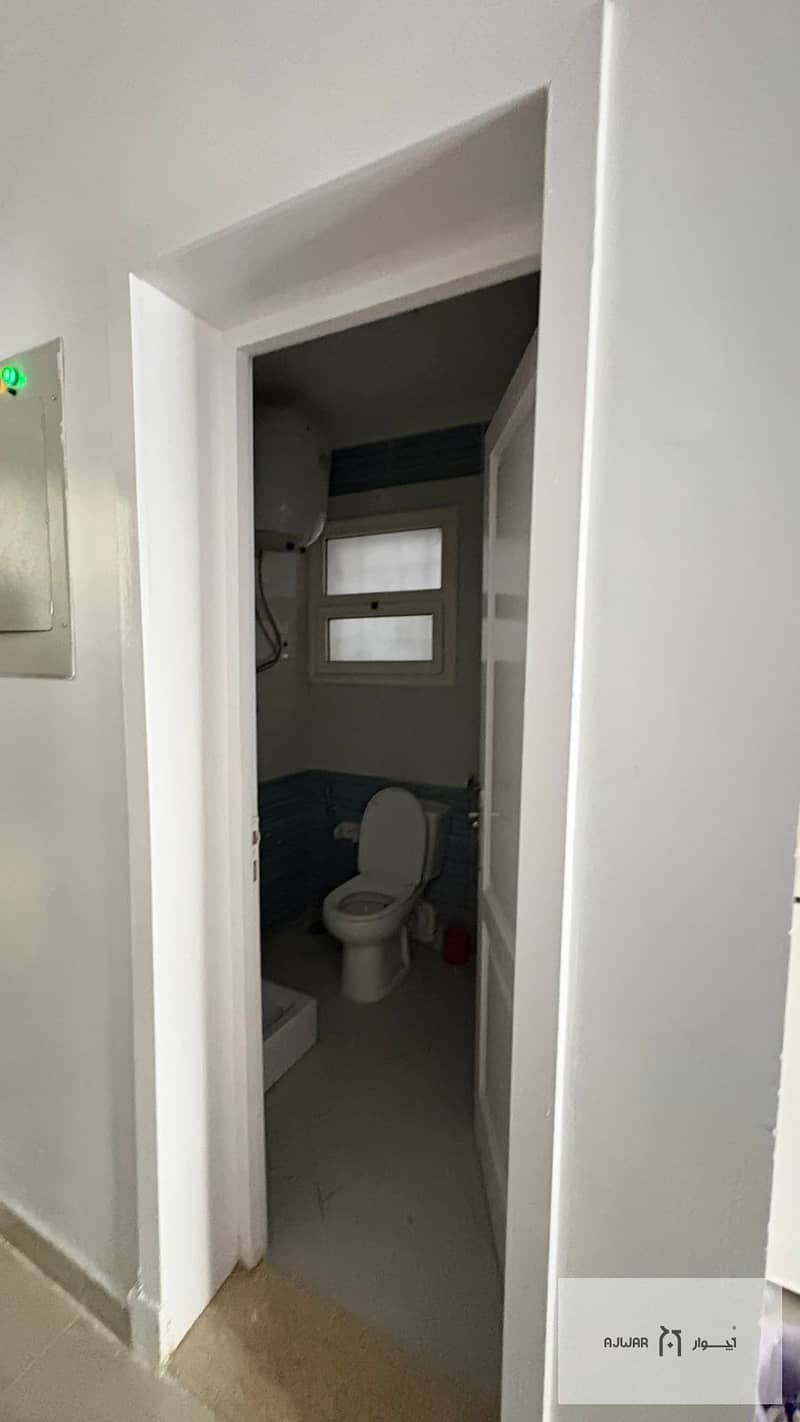 9 f2b25bef-e1c1-4b9e-8a6c-3b0afe6ed05c. jpg