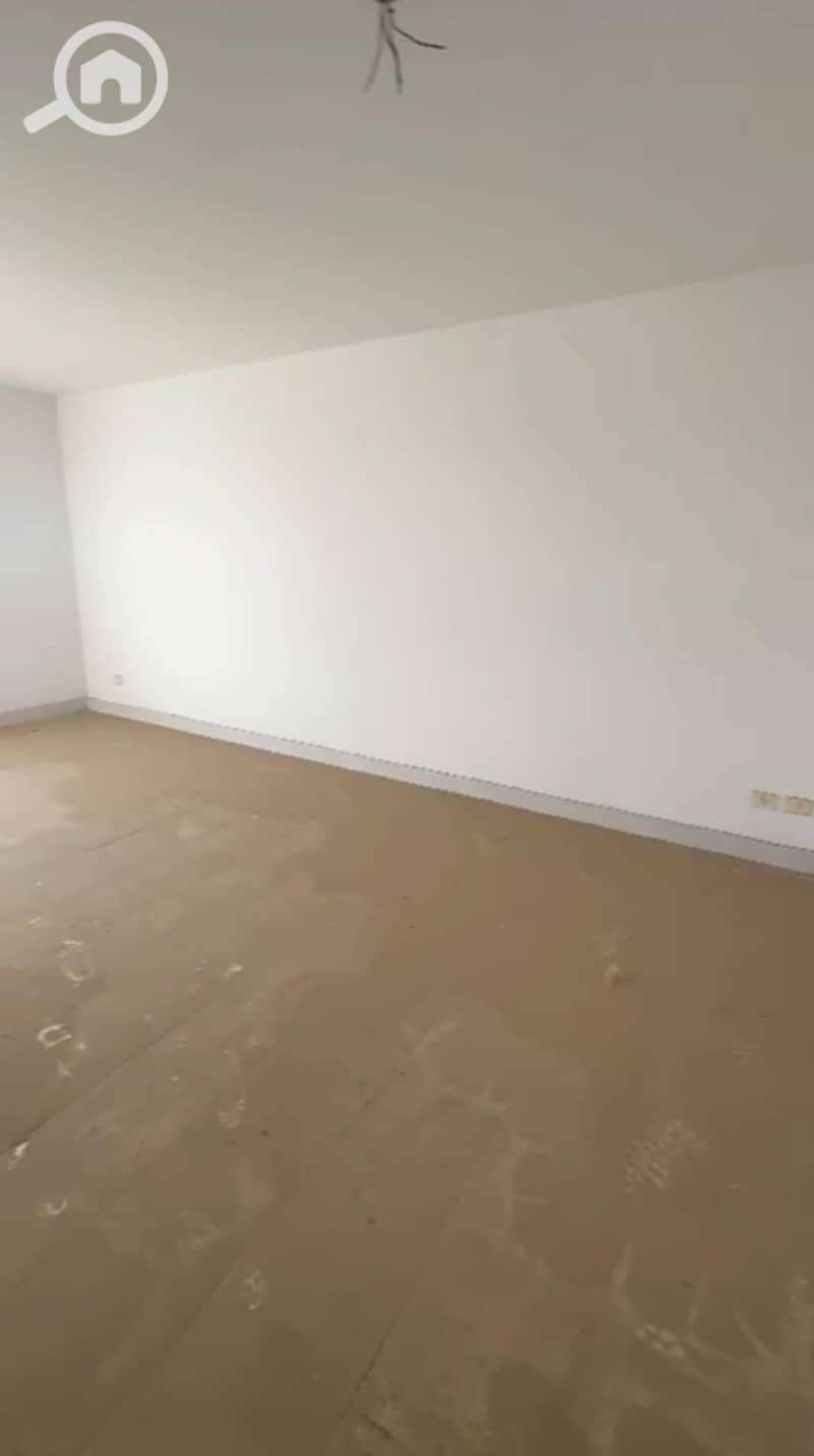 12 a61debc8-03e7-4e46-99b9-0e2119393e7b. jpg