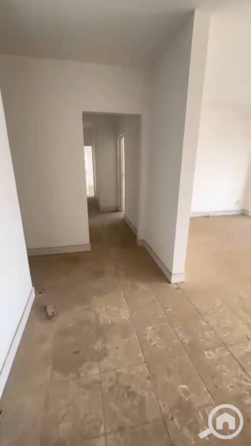 13 b4629baa-a0b6-46ca-8943-582d7cec1bbc. jpg