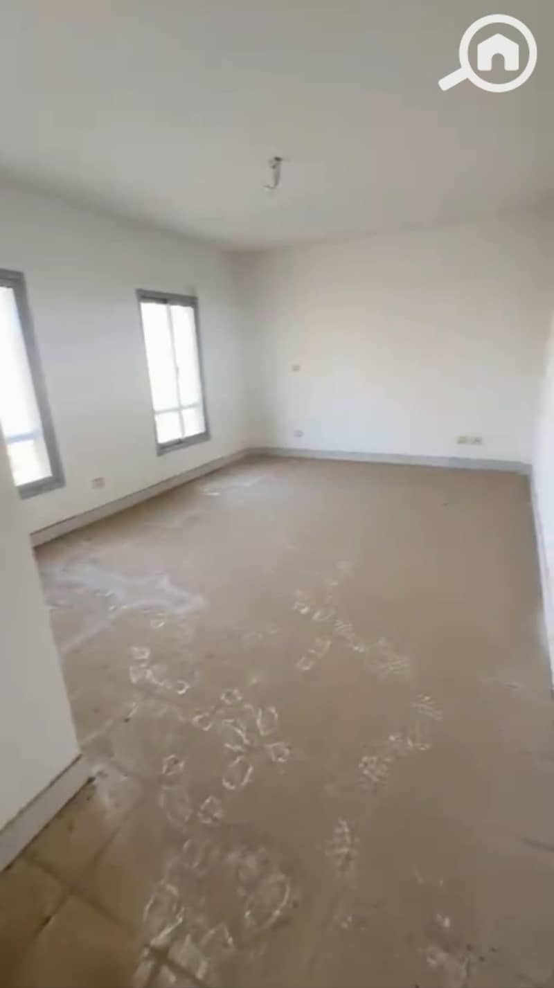 14 d5686209-bf6b-4969-92e0-d2dcae8d03a8. jpg