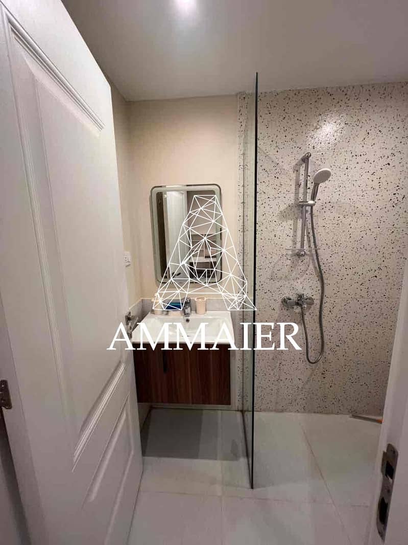 8 4be940e8-3023-4cd1-a627-347eea1941da. jpg