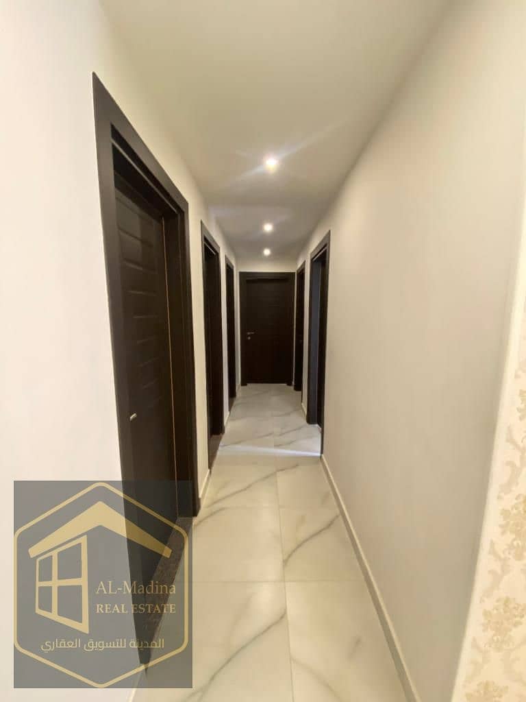 8 WhatsApp Image 2025-10-22 at 14.44. 46_86e06e1f. jpg