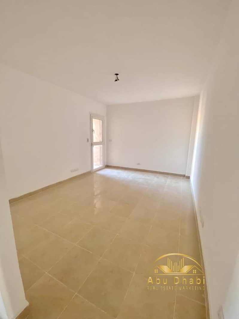 4 6e1f168a-8571-4817-a2e6-3a507f7be077. jpg