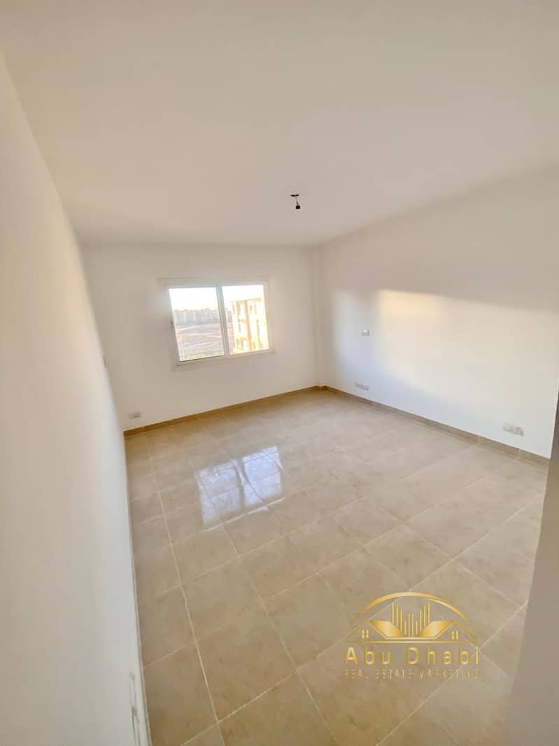 9 f6da50e8-65ba-45e0-8d4e-d9e126598b5d. jpg