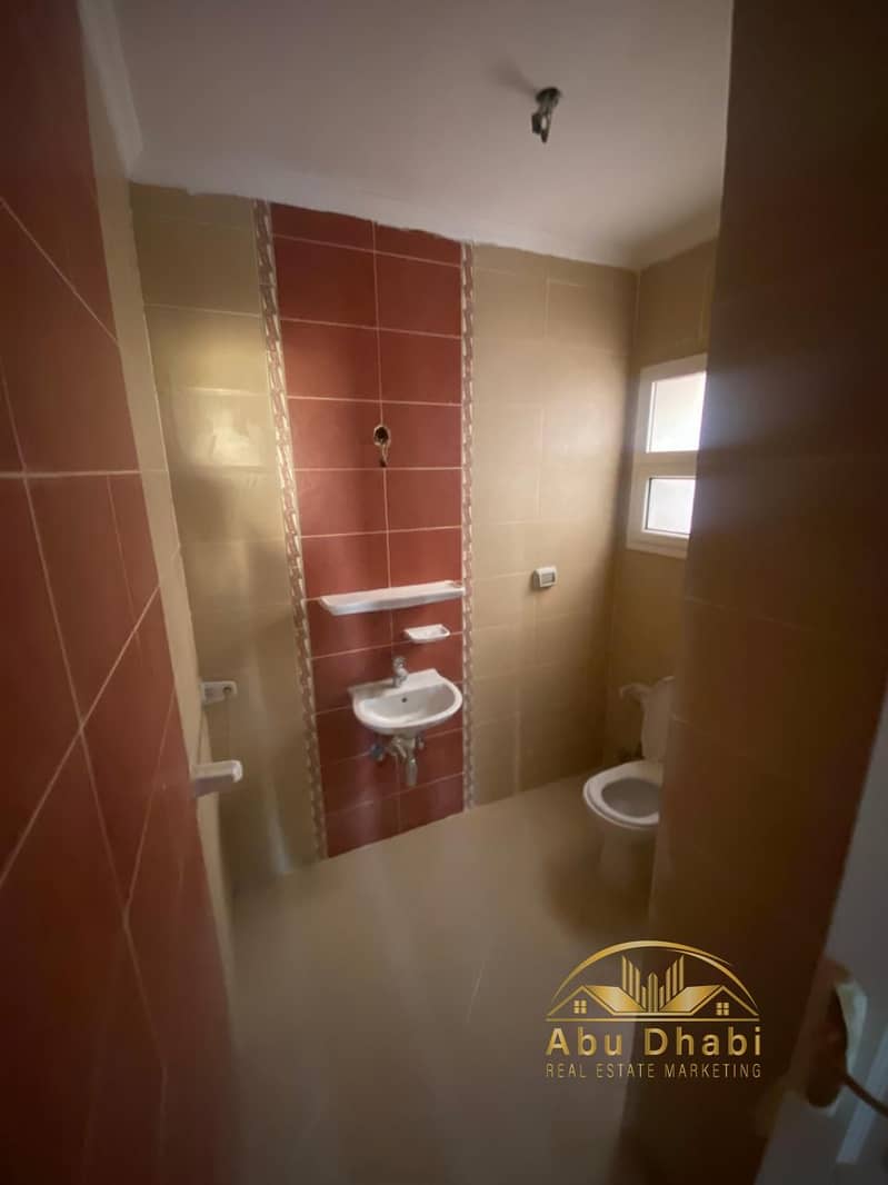 11 37aa4804-6688-4880-b574-3947d416c289. jpg