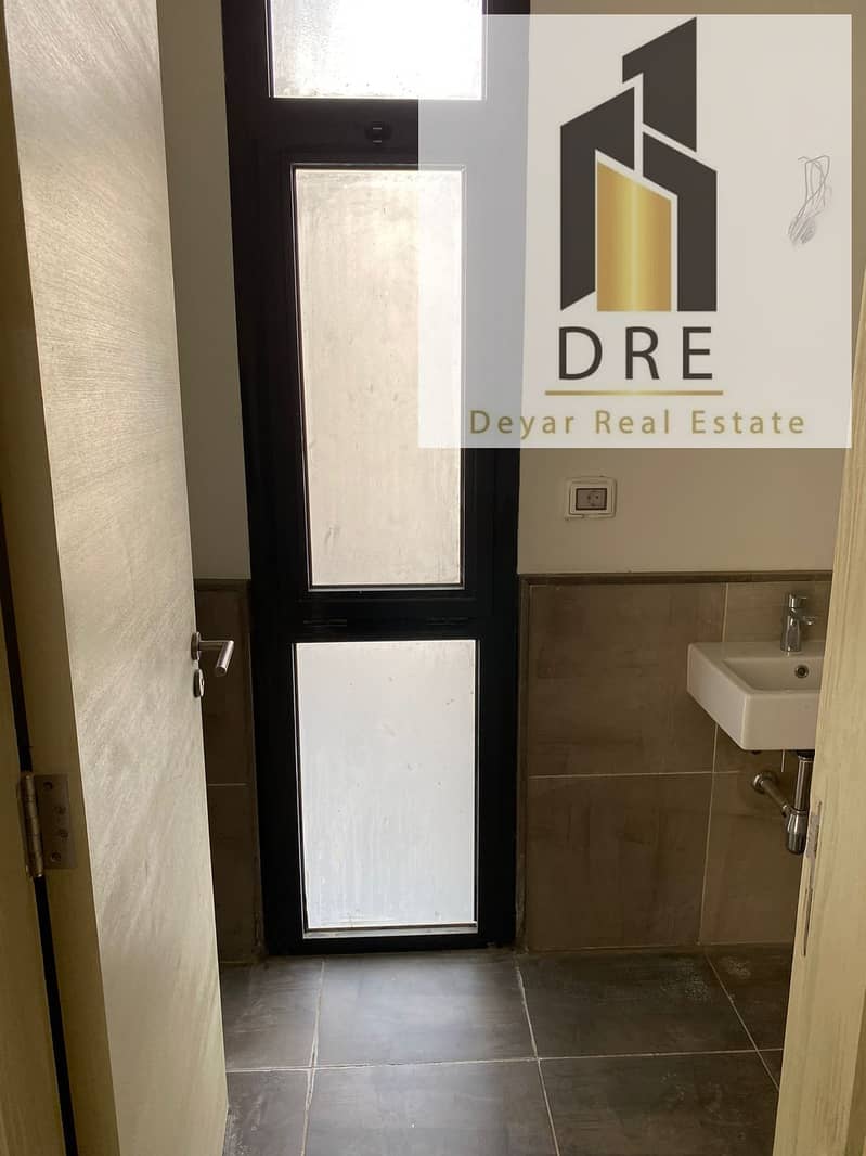 3 1e298fe3-fdba-4aef-9ece-016baeb8cf49. jpg