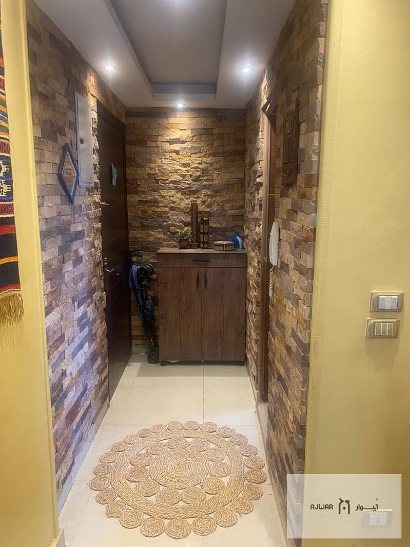 4 b2884a9c-f927-45eb-a35d-297c6e44f8df. jpg