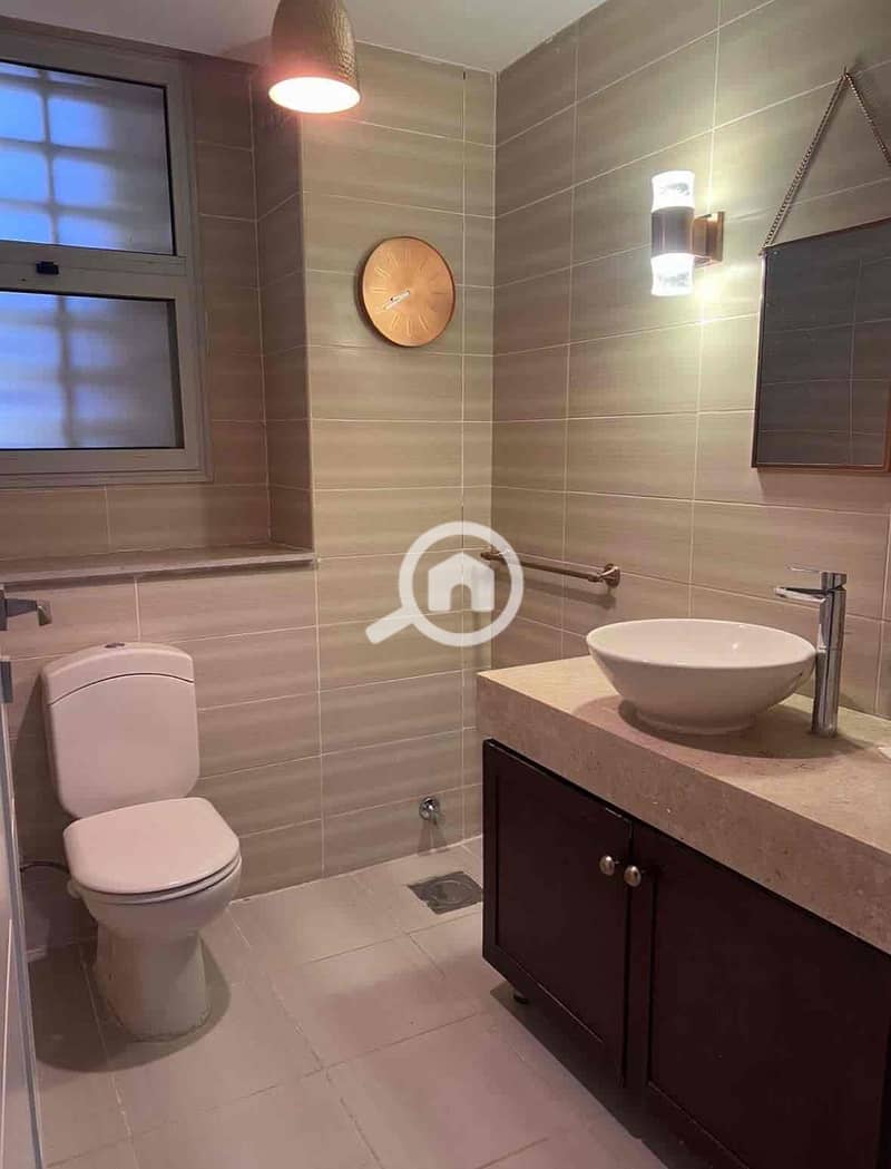 4 9b2487c3-1355-4741-94d9-f317e5f8fb07. jpg