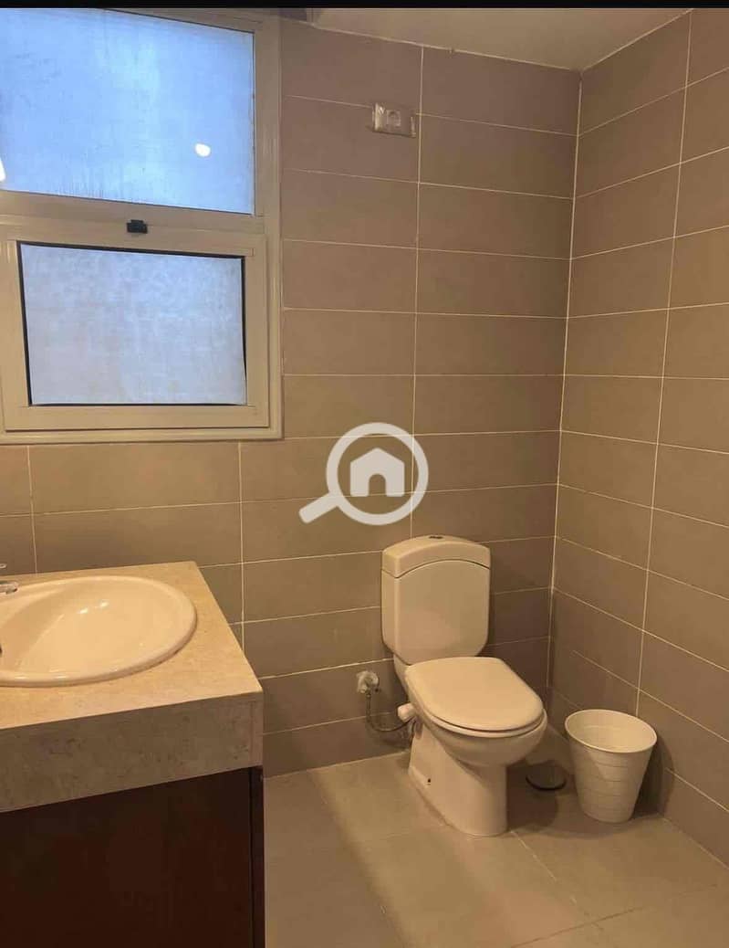 12 11e3aad6-164b-41ad-a5eb-1ee723c2e95c. jpg