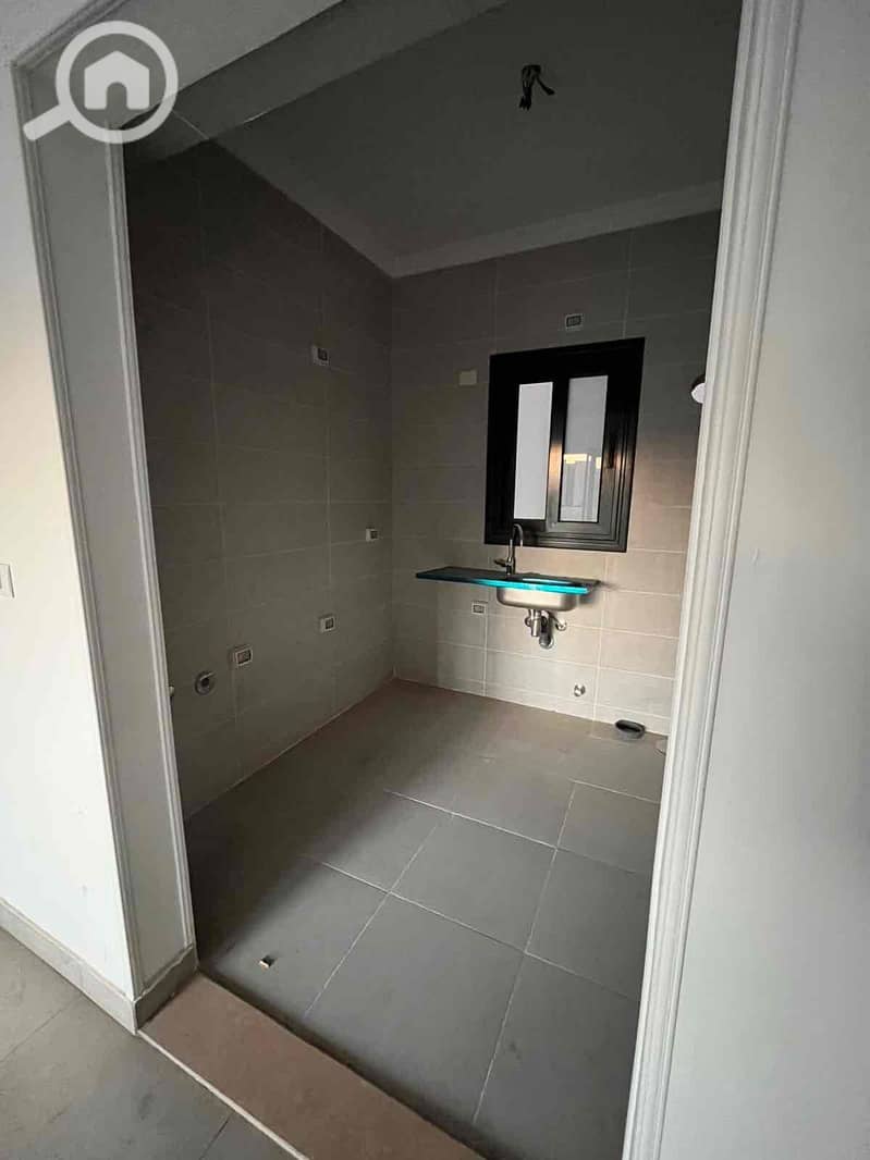 3 9c791893-2e9f-4cd3-a6e2-c0f7971201ad. jpg