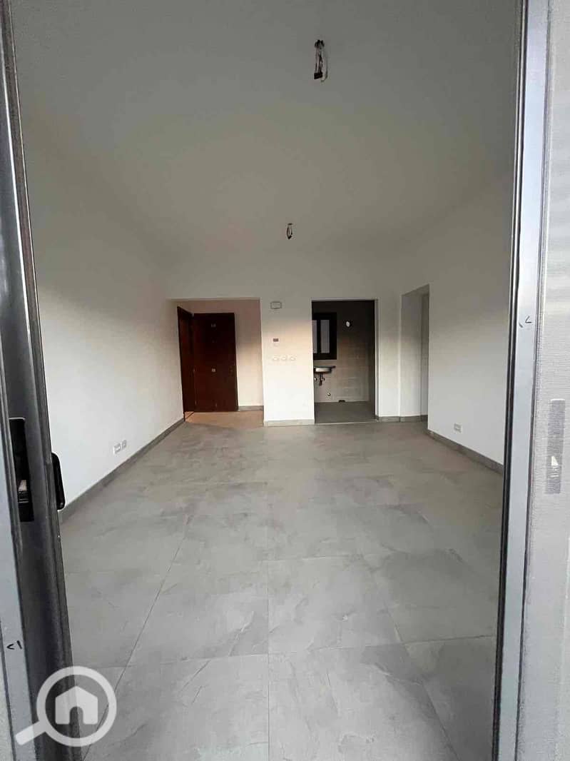 4 de573eec-a3ef-4eeb-882c-2a5d7b6719dd. jpg