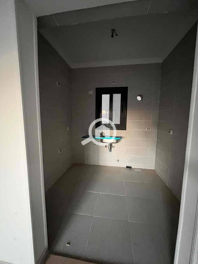 6 2efc8b93-942d-4aa7-ae0a-fc3c1c6305d9. jpg