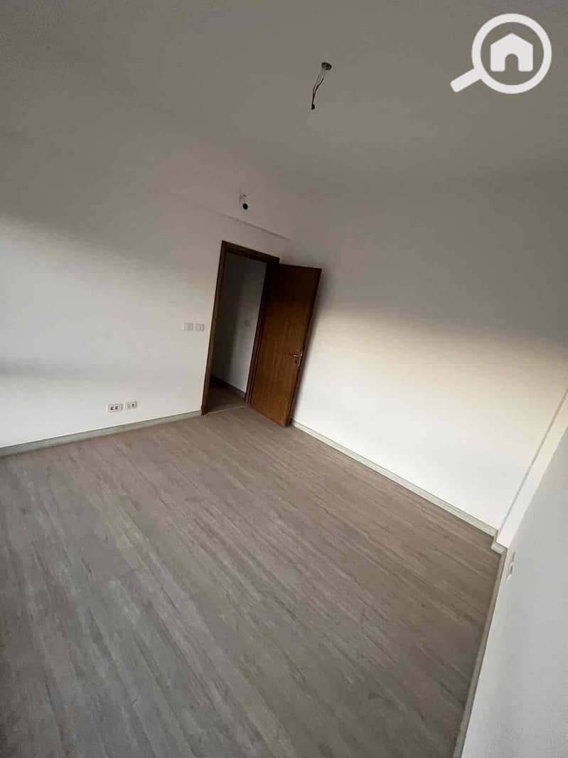 7 4be03e57-3df9-42f9-a5ae-5bd555751b6d. jpg